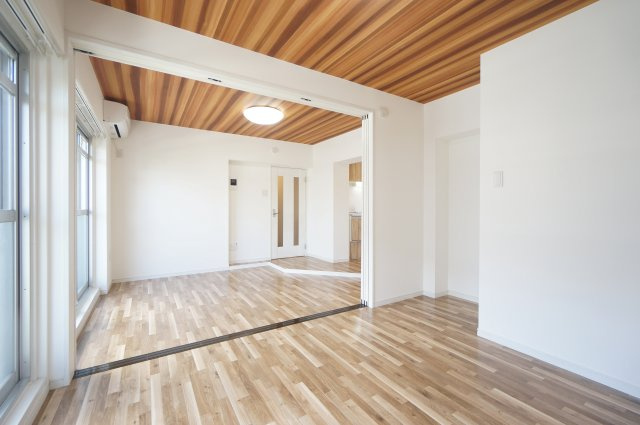 幸町レジデンスの居間・リビング|ご見学・ご契約時の送迎可能！