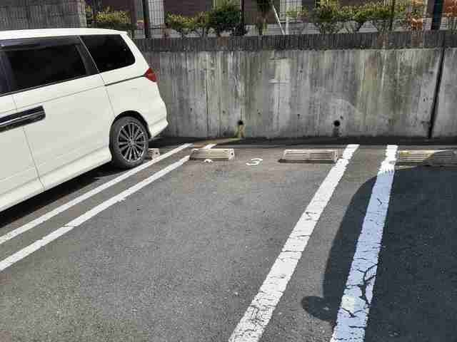 サンリットハウス　Ⅱの駐車場