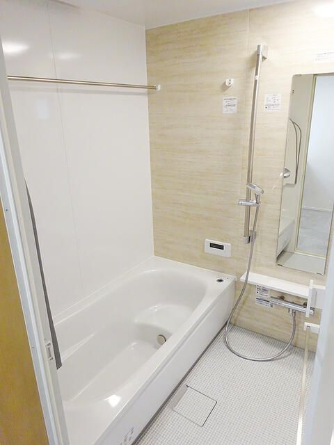 小港町３丁目貸家の浴室