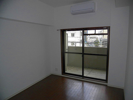 リーガル神戸元町の洋室