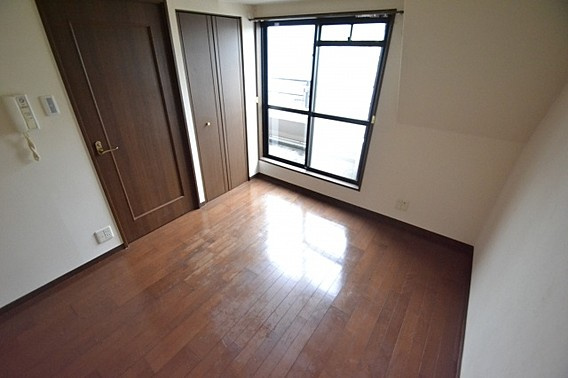 リーガル神戸元町の洋室