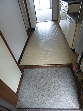 晃ハイムの玄関