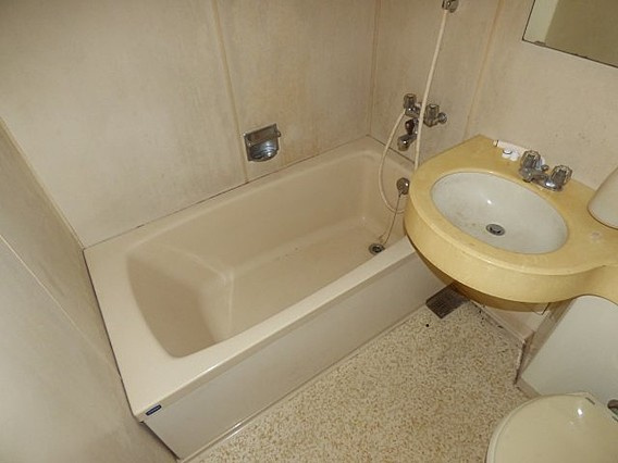 晃ハイムの浴室