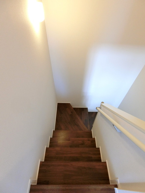 メゾン・ドール・エ・ベールの居間・リビング|内階段