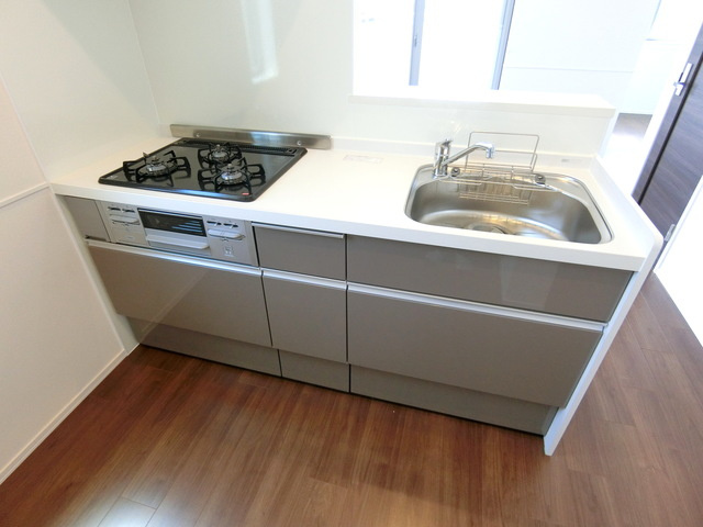 メゾン・ドール・エ・ベールのキッチン|システムキッチングリル付き