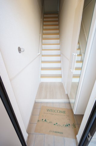 サンヒルズの玄関|当日の見学大歓迎！