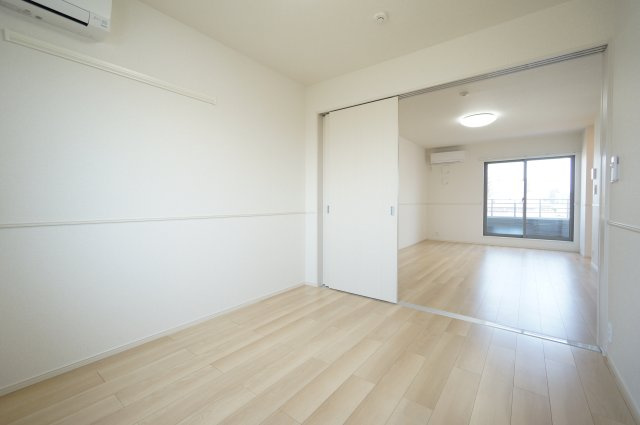 サンヒルズの洋室|お部屋探しはスクレイルにお任せ下さい！