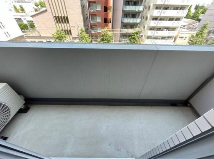 【バルコニー】