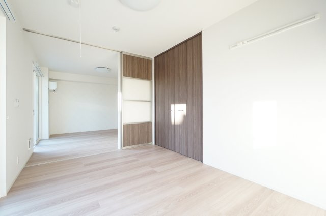 シャイングレイスの居間・リビング|ご見学・ご契約時の送迎可能！
※すべて同タイプのお写真です