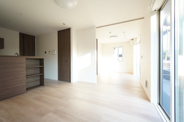 シャイングレイスの居間・リビング|当日の見学大歓迎！
※すべて同タイプのお写真です