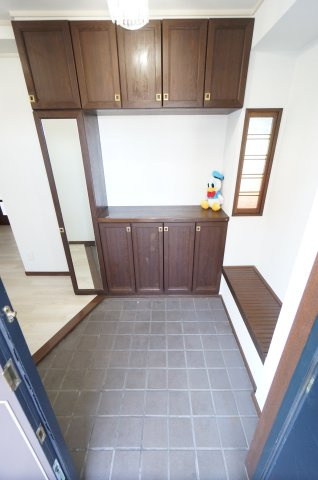 ちとせビルの玄関|当日の見学大歓迎！