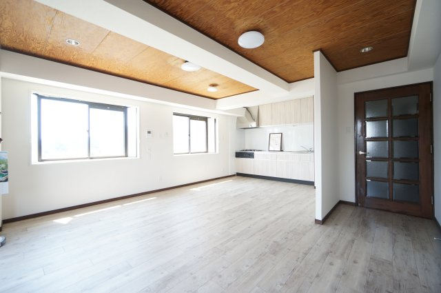 ちとせビルの居間・リビング|ご見学・ご契約時の送迎可能！