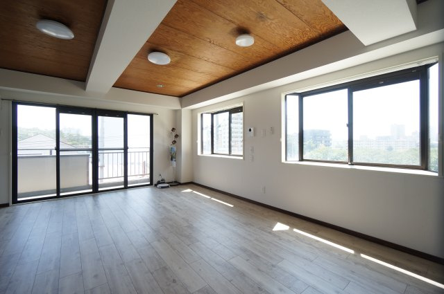 ちとせビルの居間・リビング|初期費用ご相談ください！