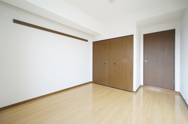 オーシャンビュー壱番館の洋室|物件、駅でお待ち合わせでのご案内歓迎！