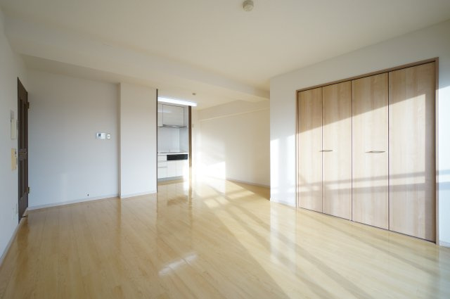 オーシャンビュー壱番館の居間・リビング|ご見学・ご契約時の送迎可能！
※すべて同タイプのお写真です