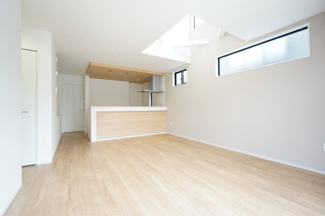 Kolet千城台北の居間・リビング|水曜日、営業時間外もご相談ください！