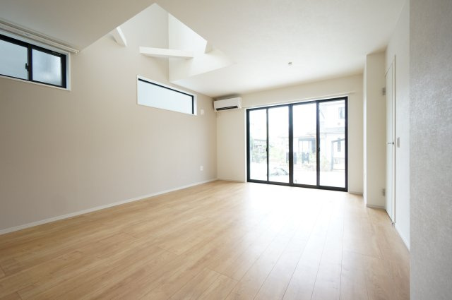 Kolet千城台北の居間・リビング|お電話でのご予約がスムーズです！