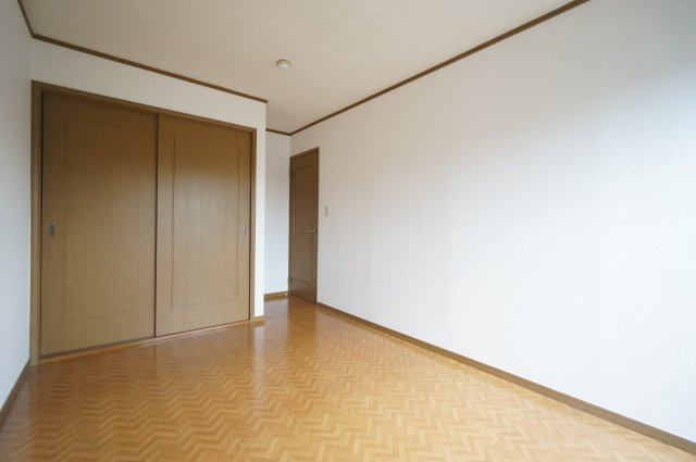 リバーストーンの寝室|諸条件、交渉などお任せ下さい！