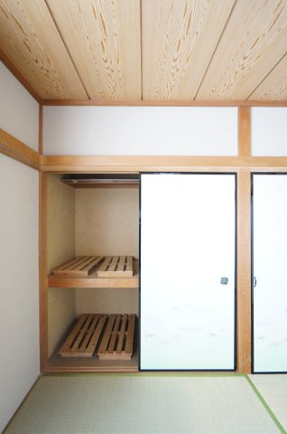 千葉市中央区松ヶ丘町貸家(JTI)の和室|物件、駅でお待ち合わせでのご案内歓迎！