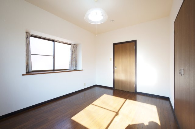 千葉市中央区松ヶ丘町貸家(JTI)の洋室|お電話でのご予約がスムーズです！