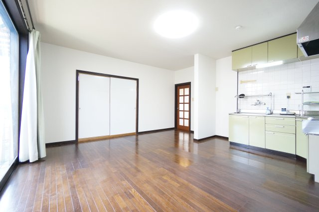 千葉市中央区松ヶ丘町貸家(JTI)の居間・リビング|初期費用ご相談ください！