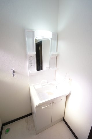 千葉市中央区松ヶ丘町貸家(JTI)の洗面所|オンライン対能応可！