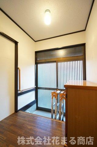 道場南戸建の玄関|物件、駅でお待ち合わせでのご案内歓迎！