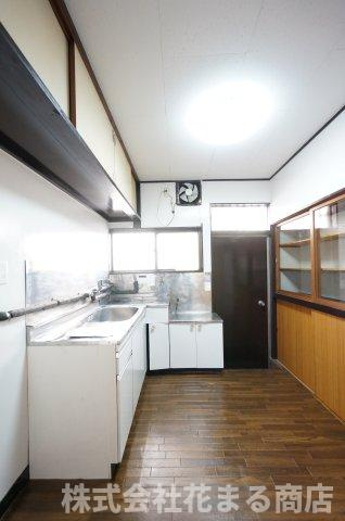 道場南戸建のキッチン|物件、駅でお待ち合わせでのご案内歓迎！