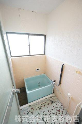 道場南戸建の浴室|物件、駅でお待ち合わせでのご案内歓迎！