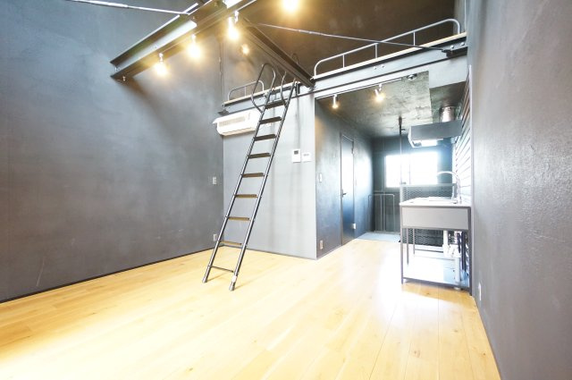 G-HANGAR1821の居間・リビング|物件、駅でお待ち合わせでのご案内歓迎！