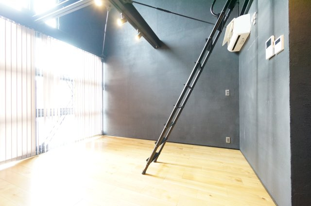 G-HANGAR1821の居間・リビング|水曜日、営業時間外もご相談ください！