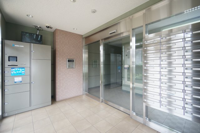 プレシャスのエントランス|初期費用ご相談ください！