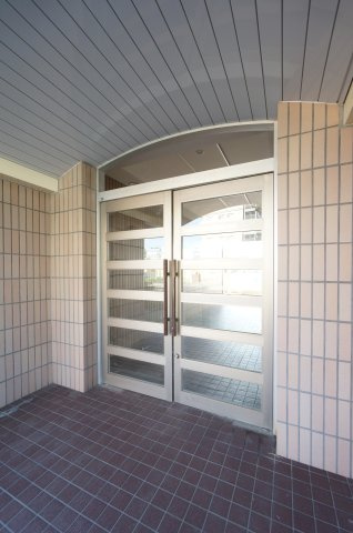 ハイムカメリアのエントランス|ご見学・ご契約時の送迎可能！