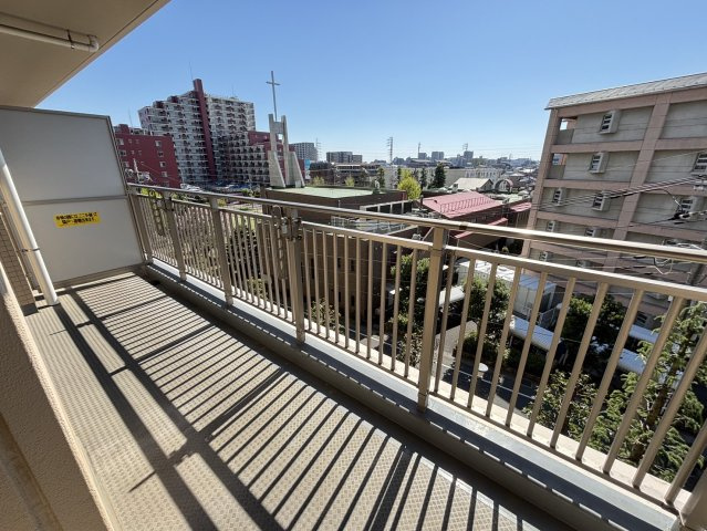 【バルコニー】