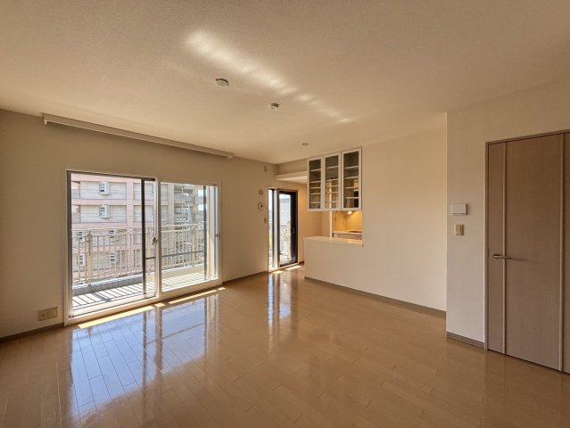 【居間・リビング】