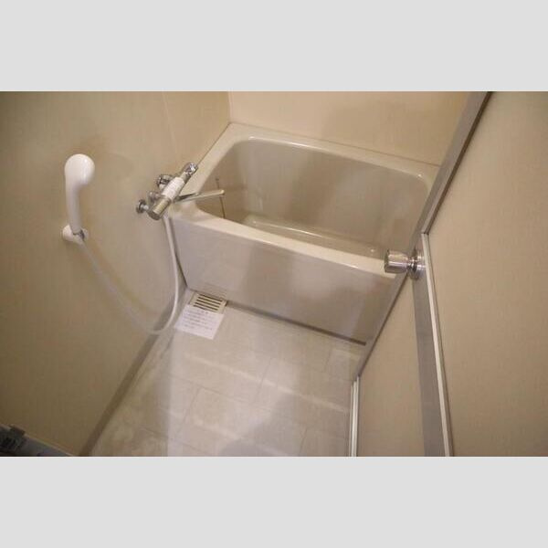 メゾンプランシェールの浴室