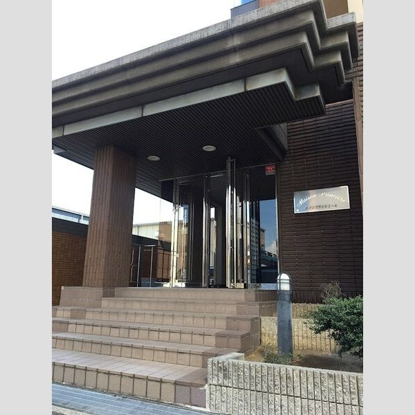 メゾンプランシェールのエントランス