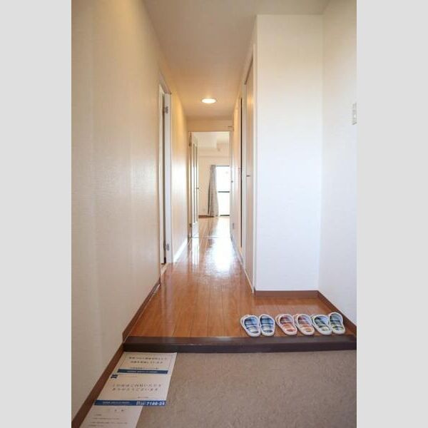 メゾンプランシェールの玄関