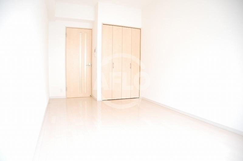 アドバンス難波ウインズの居間・リビング|アドバンス難波ウインズ　洋室