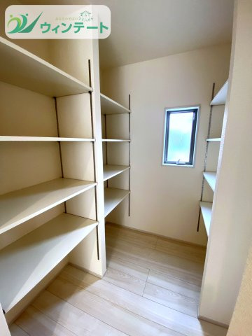 石岡市府中第1　新築戸建の収納|使いやすい位置に収納を配置。普段使いのものもすぐ取り出せて、毎日の暮らしがスムーズです。
