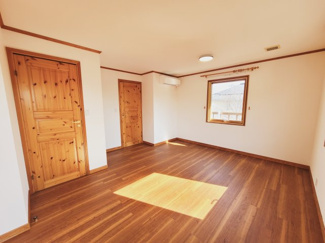 【洋室】 | 四街道市もねの里３丁目 | 広々とした洋室は、間仕切り壁を設置して分けることも出来ます！