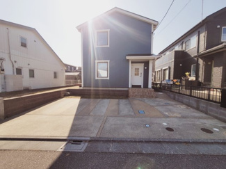 【前面道路含む現地写真】 | 四街道市もねの里３丁目 | 道路幅も広く駐車がラクラクな敷地です
