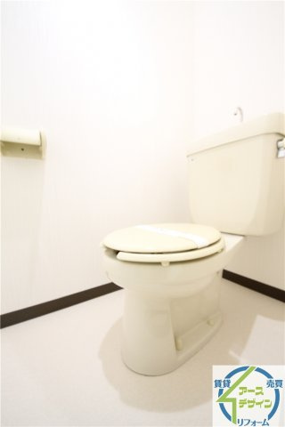 ラ・メゾンエスポワールのトイレ|落ち着いた色調のトイレです