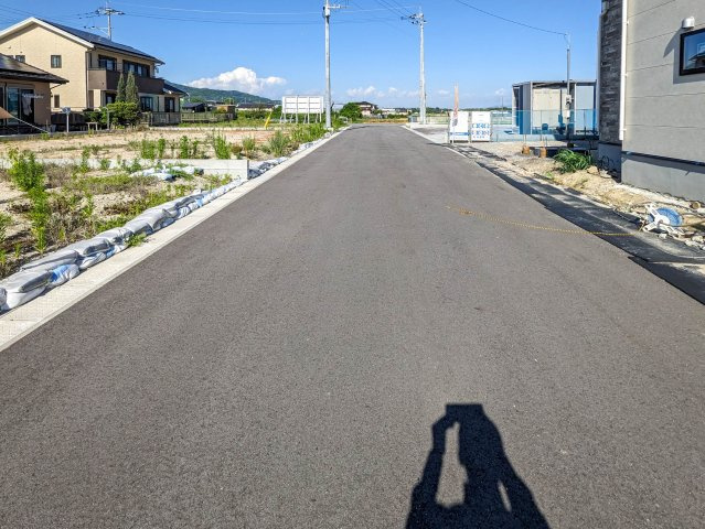 神埼郡吉野ヶ里町三津-6期の前面道路含む現地写真