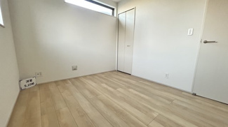 【洋室】 | 千葉市稲毛区荻原台町　新築戸建　千葉都市モノレール「スポーツセンター」駅 | 収納スペース付きの洋室は、お洋服やおもちゃがスッキリと片付きます！お部屋が片付き広々活用できる魅力的なお部屋でプライベートが充実！