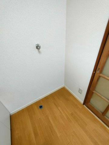 メゾンブランシュの洗面所|別号室の参考写真です