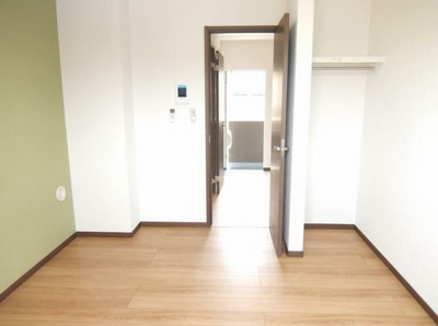 【居間・リビング】 | プランドール蒔田 | 落ち着いたデザイン室内