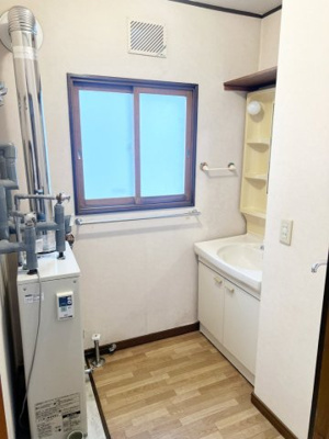 【独立洗面台】 | 中央区南18西11 山鼻エリア 一戸建 | ユーティリティ