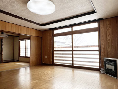 【居間・リビング】 | 中央区南18西11 山鼻エリア 一戸建 | リビング