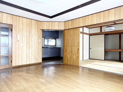 【居間・リビング】 | 中央区南18西11 山鼻エリア 一戸建 | リビング